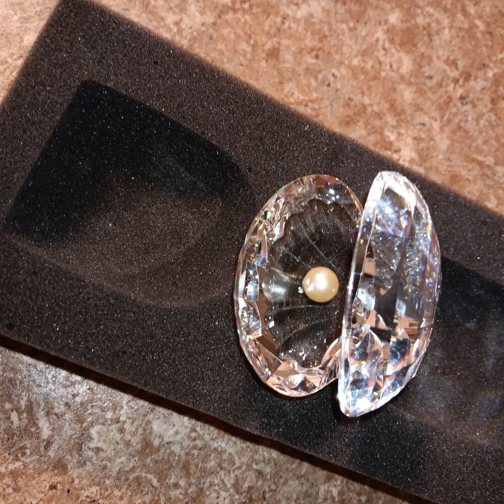 Swarovski Crystal Oyster Clam Shell with Pearl Figurine from Austria - Picture 2 of 4